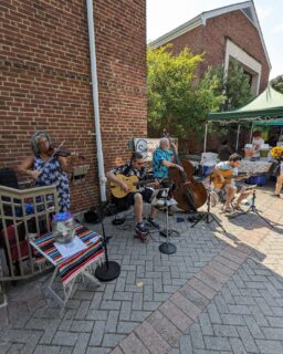 Swingology at the Fairlington Farmers’ Market, 9/15/24.  #swingologydc #fairlingtonfarmersmarket @fairlingtonmarket